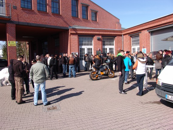 Die Eröffnung von HMB Berlin zog viele Interessierte an.