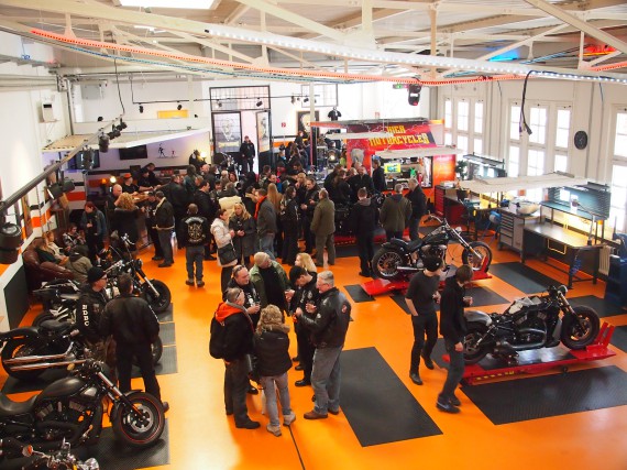 Stylisch und konesequent durchdacht. Showroom und Werkstatt.