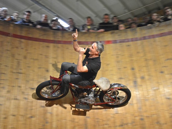 Schon seit der ersten Veranstaltung ist waghalsige Steilwandakrobatik fester Bestandteil des Messeprogramms