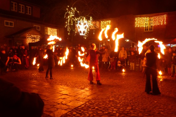 Der Auftritt von Devilsfire vor Kurzem beim Burgleuchten.