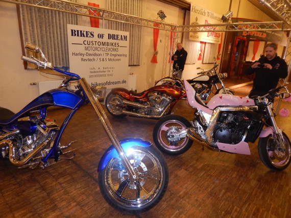 Custom-Bikes meets a Dream of Pink! Grins...