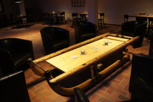 Das Teil würde sich auch in einer Club-Bude gut machen!