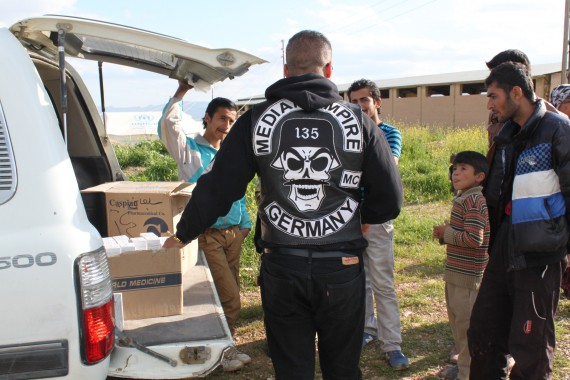 Hier werden Medikamente verteilt!