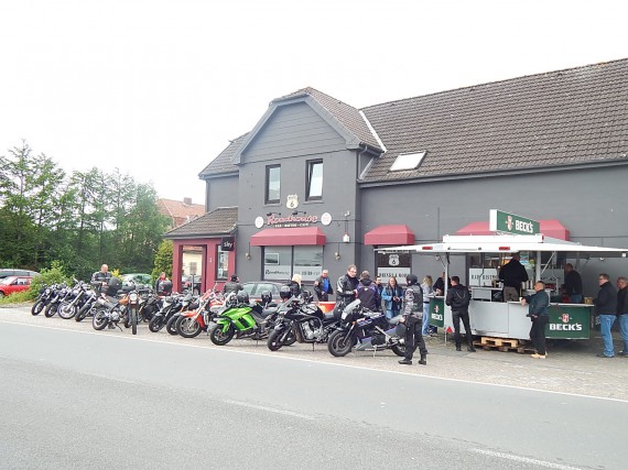 So mögen wir das. Am 12. Juli muss das Teil aber zugeparkt sein!