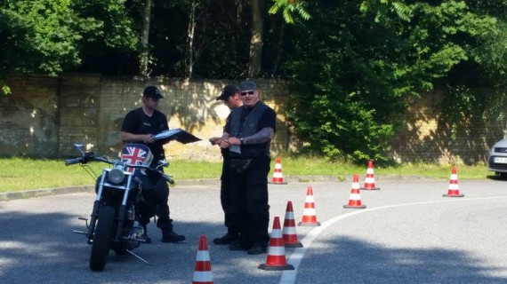 Bei den Faxen von Attila bekam ich gleich wieder gute Laune!