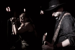 Kurt-Michael an der Klampfe spricht Deutsch!