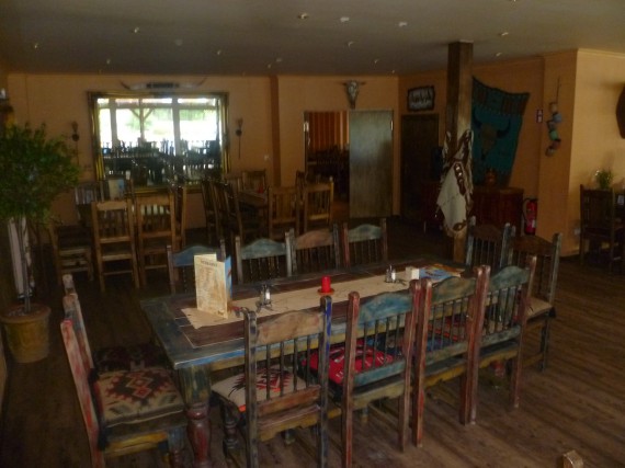 Hier gehts zum Saal hinein. dort platzieren wir für den 25ten Infostand und Kasse.