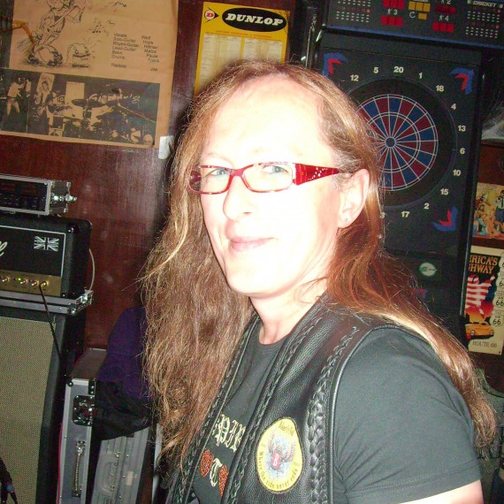 Alexandra macht die Partyberichte, Übersetzungen und ist Schriftführerin!