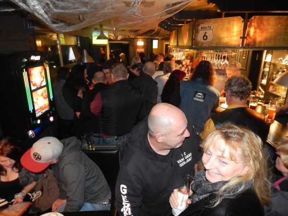 Der Gastrobereich war gut besucht. Werder wurde übertragen!