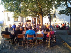 Die Biker favorisieren insbesondere den idyllischen Biergarten mit Panoramablick!