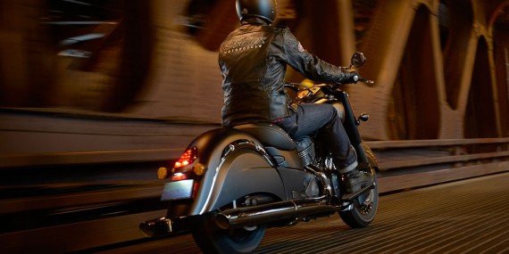 Diue Indian Black Horse kommt absolut bodenständig daher. Only Black!