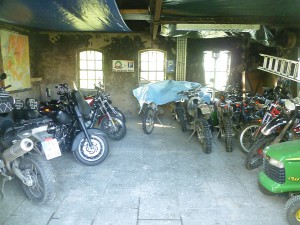 Ich hab ja noch gesagt, hol die Karre da raus. Tja, vollgekackt!