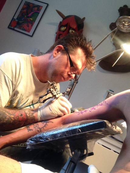 Hautnah Tattoo ist mit mind. einem Artist vor Ort.