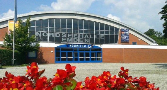 Die Nordseehalle in emde bieten mehr Infrastruktur. Die Nähe zu den Niederlanden dürfte sich zudem bezhalt machen!