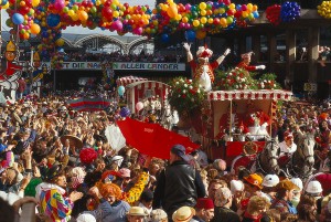 Kommt es b eim Karneval zu ähnlichen Übergriffen wie auf der Domplatte? 