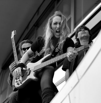 Gwentility haben sich von ihrem englischsprachigen Hardrock verabschiedet!