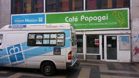 Vor der Tour mit Jonas hatten wir einen Substanz-Talk im Café Papagei , dass nicht gerade auf rosen gebettet ist.