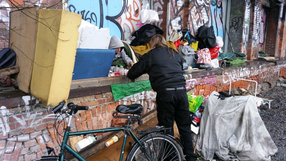 Shovel Jürgen bei der Frühstück-Ausgabe. Er hatte gute inhaltiche Ansätze.