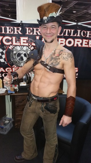 Erfolgreiche Vermittlung. Sir Leder Michel rockt das Jamboree 2016!