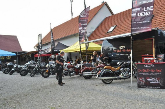 Jipp, da war ich auch. Das Clubhaus des Road Eagles MC Munich. Präsentation von Iwan Bikes!
