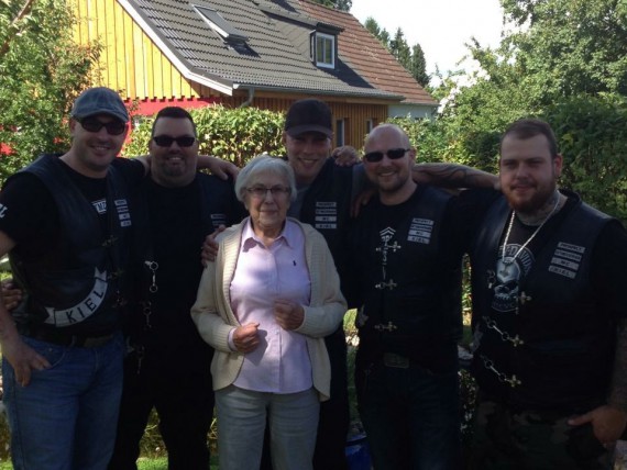 Winnie leibt seine Oma. Die Prospects wohl auch!