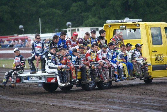 Sie haben echt Eier in der Hose. Die Maschinen beschleunigen wie ein Formel-1-Wagen!