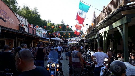Für ein Posing doch schon ganz nett. Die Westernstadt Pullman City in Bayern!