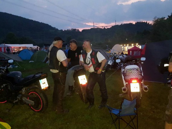 Der Truva MC beim Edersee-Meeting. Die Männer sind keine Fahrmuffel!