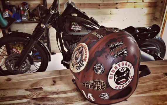 Fred sieht sich als Oldschool-Biker. Sein Baby sieht aus wie aus dem Ei gepellt. 