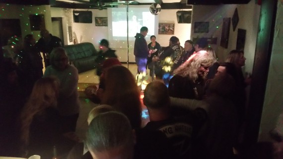 Das Klubhaus ist nicht überdimensioniert, eher schnuckelig mit netter Kneipen-Atmosphäre.