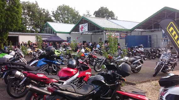 LBM Bikers Outfit wird von allen Bikern mit dem Schwerpunkt Freizeitfahrer besucht!