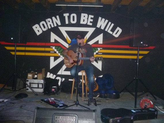 Jimmy Cornett steigt ins ein erstes Set ein. Great Musician!